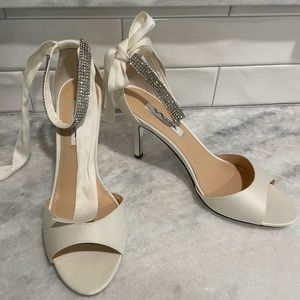 Ivory bridal heels. Never worn. Size 9.5